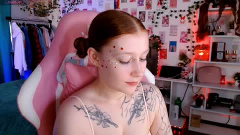 Ayla hill online show from November 20, 7:13 pm