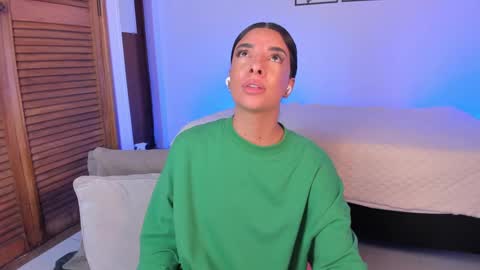 Aylin  online show from October 5, 10:13 am