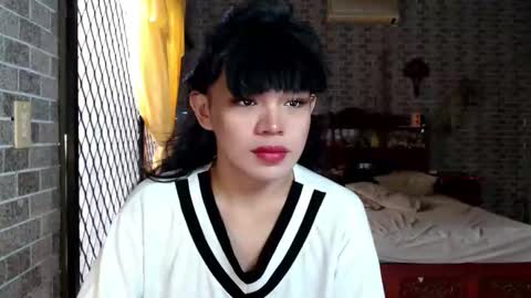 aymkyline online show from December 15, 2:05 am