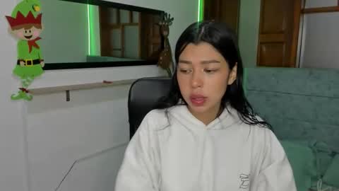 aysha_winxx online show from December 19, 3:02 am