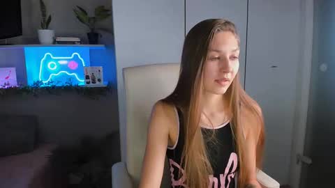 Snapshot of azeliaclark chatting on January 11, 1:43 pm Sofia online show from January 11, 1:43 pm