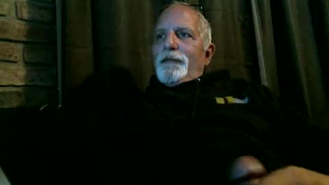 Snapshot of azjohnny chatting on November 22, 2:43 am azjohnny online show from November 22, 2:43 am