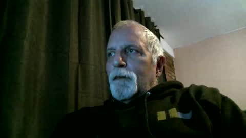 Snapshot of azjohnny chatting on November 22, 7:13 pm azjohnny online show from November 22, 7:13 pm