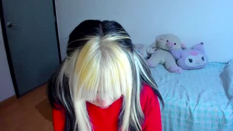 Snapshot of azu_moure chatting on January 30, 8:01 am Azu Moure online show from January 30, 8:01 am