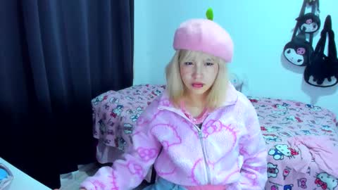 Azu Moure online show from November 27, 2:46 am