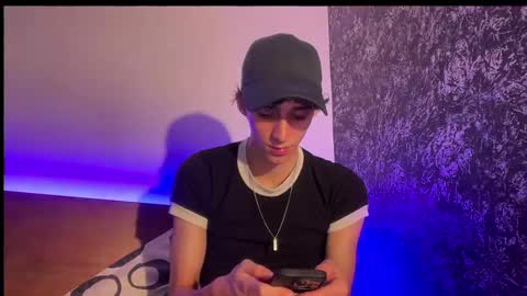 Snapshot of azulyfucsia chatting on October 10, 6:56 am nice boy online show from October 10, 6:56 am