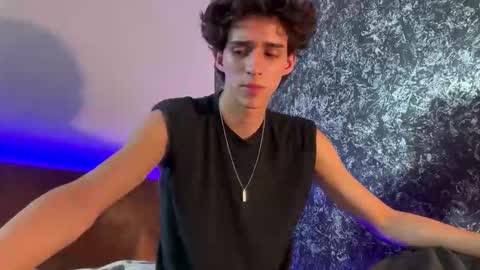 Snapshot of azulyfucsia chatting on October 11, 5:39 am nice boy online show from October 11, 5:39 am