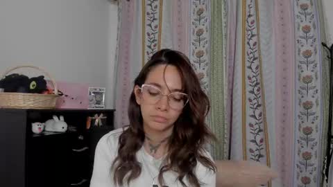 Snapshot of azumi_saan chatting on May 18, 1:35 am azumi saan online show from May 18, 1:35 am