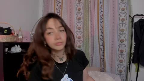 Snapshot of azumi_saan chatting on May 27, 2:19 am azumi saan online show from May 27, 2:19 am