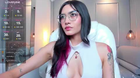 Azura online show from November 20, 8:52 pm