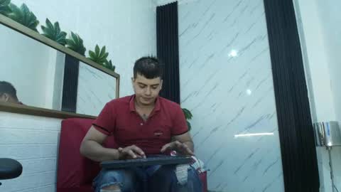 Snapshot of azzaret chatting on May 20, 4:18 am A Z Z A R E T online show from May 20, 4:18 am