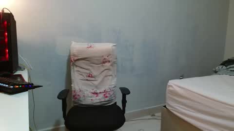 b0ycan online show from February 1, 1:15 am