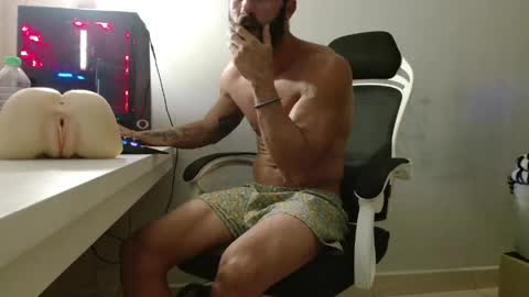 Snapshot of b0ycan chatting on May 3, 1:33 am b0ycan online show from May 3, 1:33 am