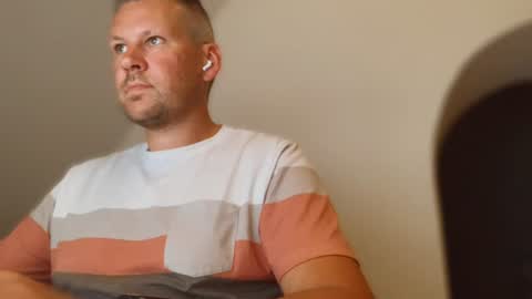 Snapshot of b125953 chatting on July 12, 7:38 pm b125953 online show from July 12, 7:38 pm