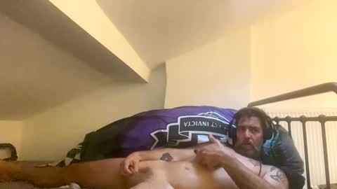 Snapshot of b4dafall44 chatting on December 13, 8:41 am b4dafall44 online show from December 13, 8:41 am