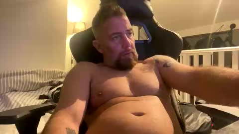 Snapshot of b4dafall44 chatting on October 31, 10:44 pm b4dafall44 online show from October 31, 10:44 pm