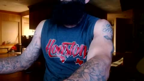 Snapshot of b713htx chatting on July 24, 6:33 am Miguel online show from July 24, 6:33 am