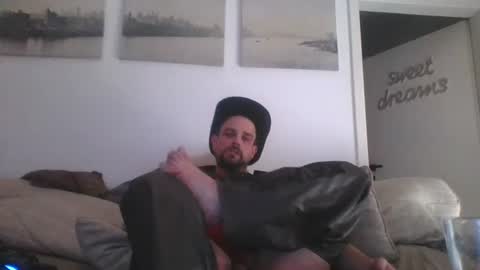 Snapshot of b_a_m_b_i_7_1_1 chatting on October 17, 9:01 am B A M B I online show from October 17, 9:01 am