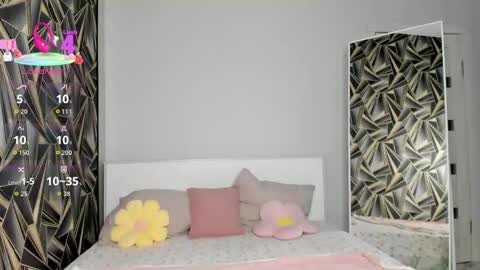Snapshot of bab_boom chatting on April 24, 2:47 am Monica online show from April 24, 2:47 am
