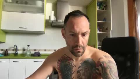 Snapshot of babakeror chatting on April 29, 8:18 am BKR online show from April 29, 8:18 am