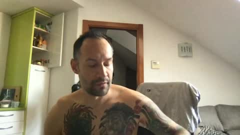 Snapshot of babakeror chatting on June 20, 8:17 am BKR online show from June 20, 8:17 am