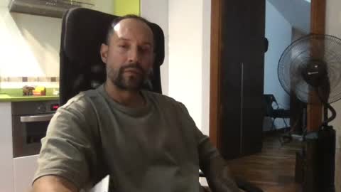 Snapshot of babakeror chatting on July 28, 9:58 pm BKR online show from July 28, 9:58 pm