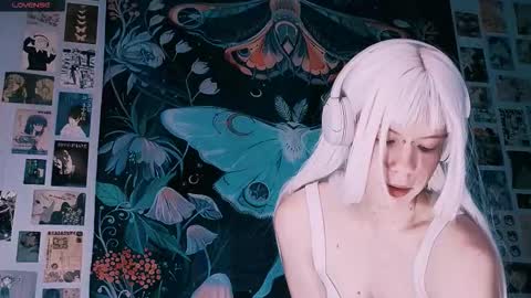 Snapshot of babe_moister chatting on September 25, 6:50 am babe_moister online show from September 25, 6:50 am