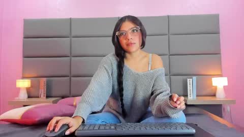 Snapshot of babe_vennus chatting on April 22, 3:46 pm Venus online show from April 22, 3:46 pm