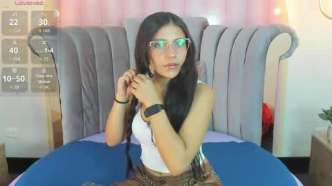 Snapshot of babe_vennus chatting on May 29, 5:00 pm Venus online show from May 29, 5:00 pm