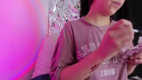 Queen B online show from October 3, 5:21 pm