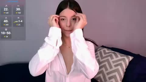 Snapshot of babeblair chatting on July 16, 3:34 am Queen B online show from July 16, 3:34 am