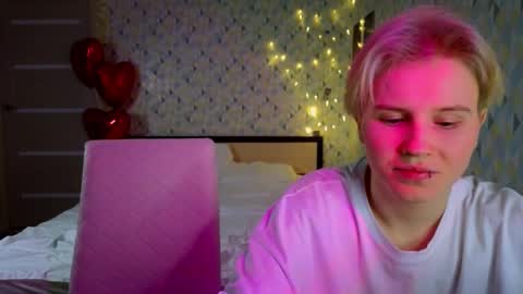 Snapshot of babees_eva chatting on February 9, 10:58 pm Sweety Eva online show from February 9, 10:58 pm