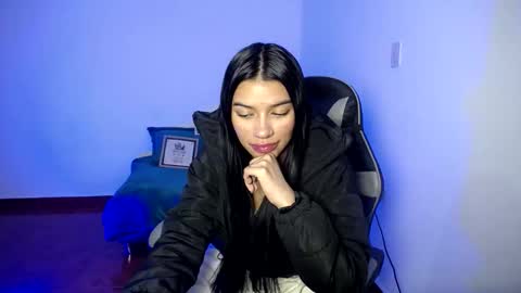 babenik_777 online show from November 1, 1:07 am