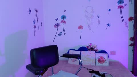 babenik_777 online show from January 9, 3:31 am