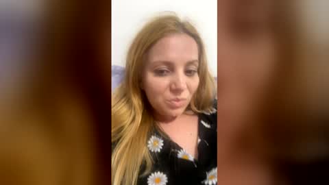 Snapshot of baby_blondee chatting on June 3, 4:56 pm Baby Blonde online show from June 3, 4:56 pm