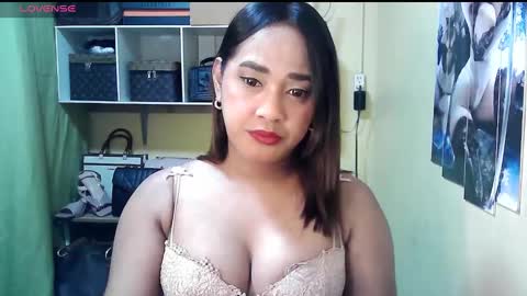 Snapshot of baby_cassandra chatting on December 3, 2:47 am cassandra online show from December 3, 2:47 am