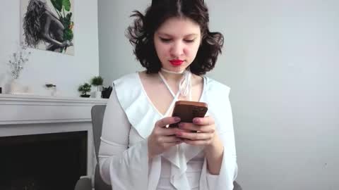 Evalena maybe just Eva online show from March 8, 5:22 am