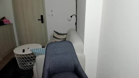 Call me baby  real name Eva   online show from February 23, 3:29 pm