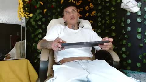 OF GxoXabs online show from December 17, 3:39 pm