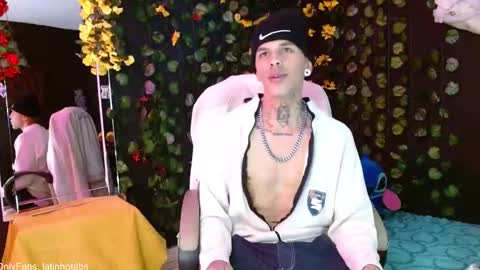 OF GxoXabs online show from December 24, 1:28 pm