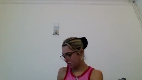 Snapshot of baby_girls2224 chatting on January 16, 9:46 am baby_girls2224 online show from January 16, 9:46 am