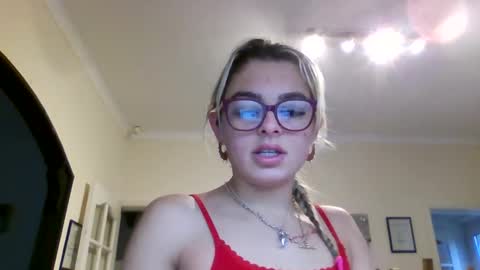 Snapshot of baby_girls2224 chatting on February 3, 9:14 am baby_girls2224 online show from February 3, 9:14 am