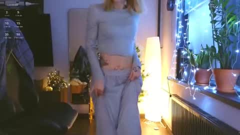 baby gopn1k online show from December 13, 6:27 pm