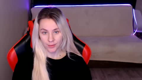 baby_kitte online show from December 4, 3:37 am