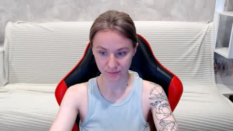 baby_kitte online show from September 16, 4:02 am