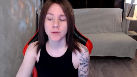 baby_kitte online show from December 5, 3:59 am