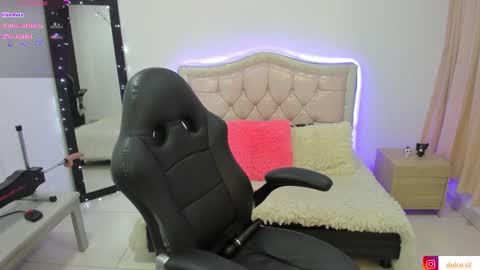 Dulce  Stefa  online show from December 2, 8:19 am