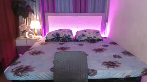   AMANDA  online show from February 1, 2:15 pm