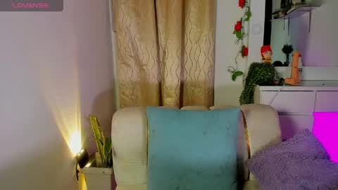 Snapshot of babyandromeda chatting on May 10, 1:11 am online show from May 10, 1:11 am