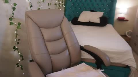 Instagram  online show from December 19, 10:17 pm